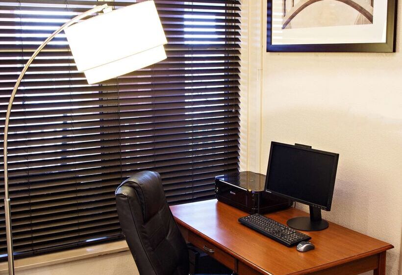 ホテル Country Inn & Suites By Radisson, Harrisburg West Mechanicsburg