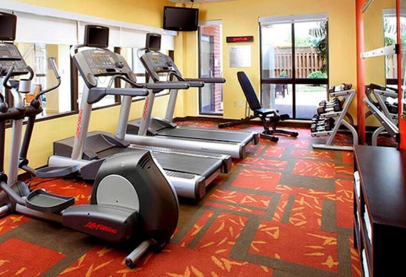 ホテル Courtyard By Marriott Akron Stow