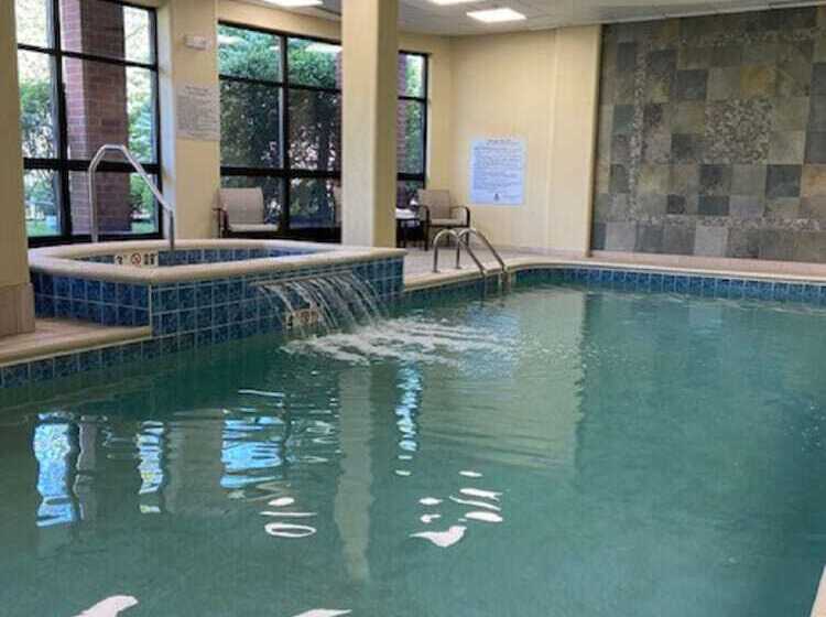 בית מלון כפרי Courtyard By Marriott Pittsburgh West Homestead Waterfront