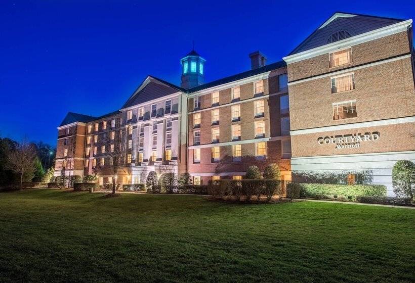 فندق Courtyard Chapel Hill