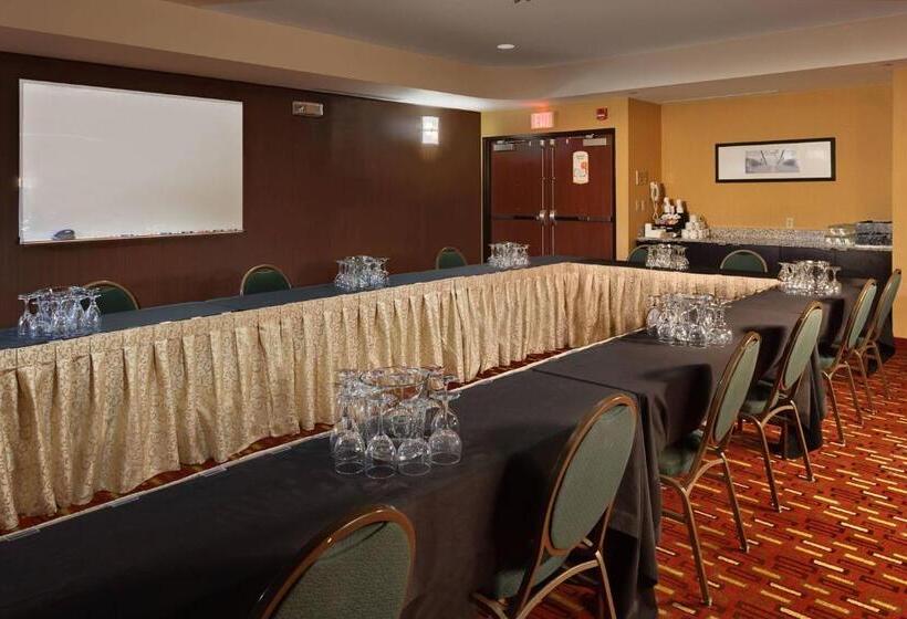 فندق Courtyard By Marriott Harrisburg Hershey