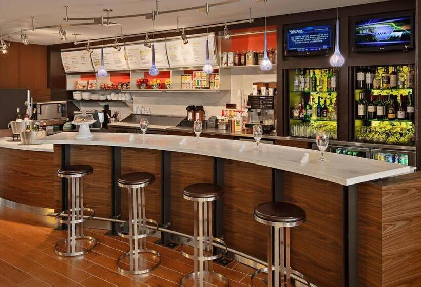 فندق Courtyard By Marriott Harrisburg Hershey