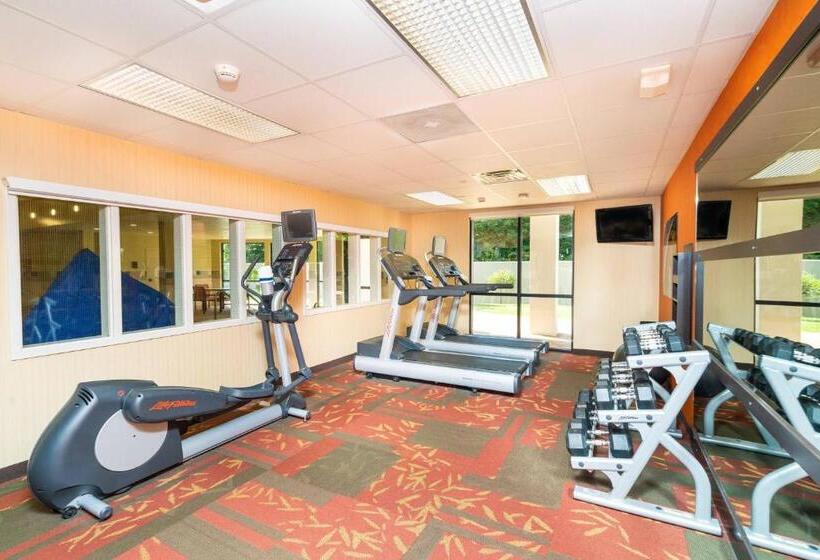 فندق Courtyard By Marriott Kingston