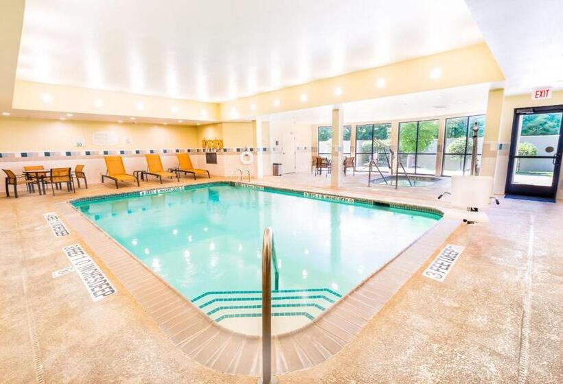 فندق Courtyard By Marriott Kingston