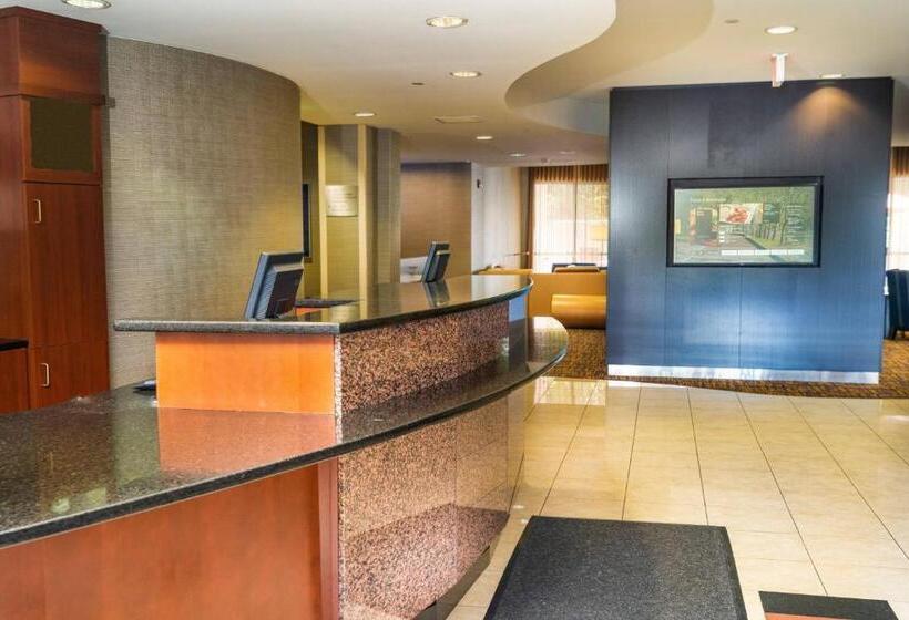 فندق Courtyard By Marriott Kingston