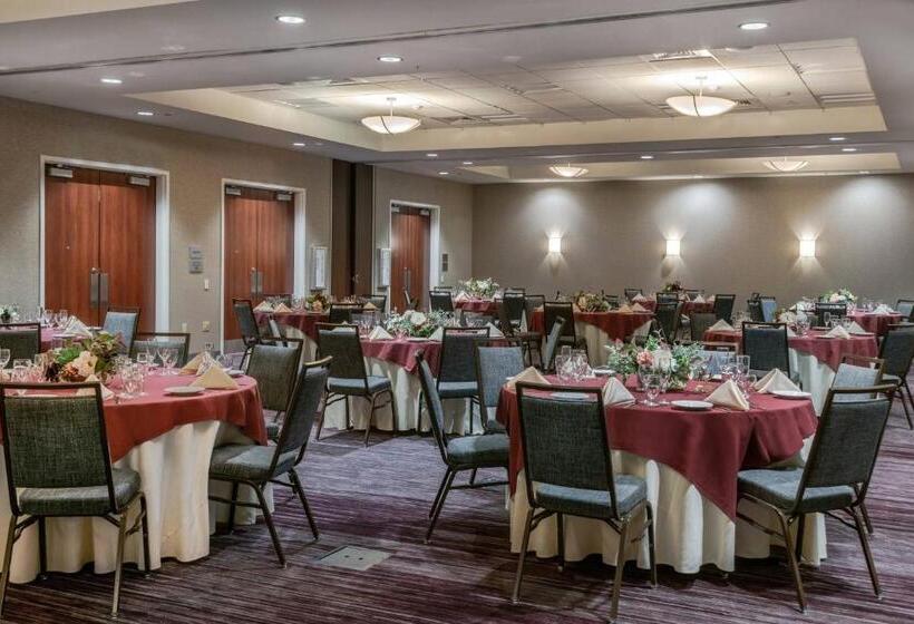 فندق Courtyard By Marriott Newark University Of Delaware