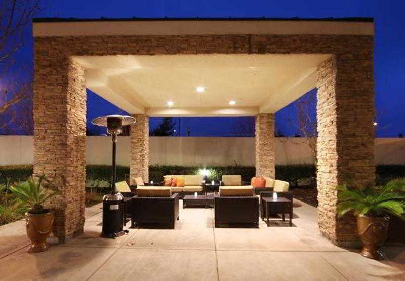 Отель Courtyard By Marriott Sacramento Folsom