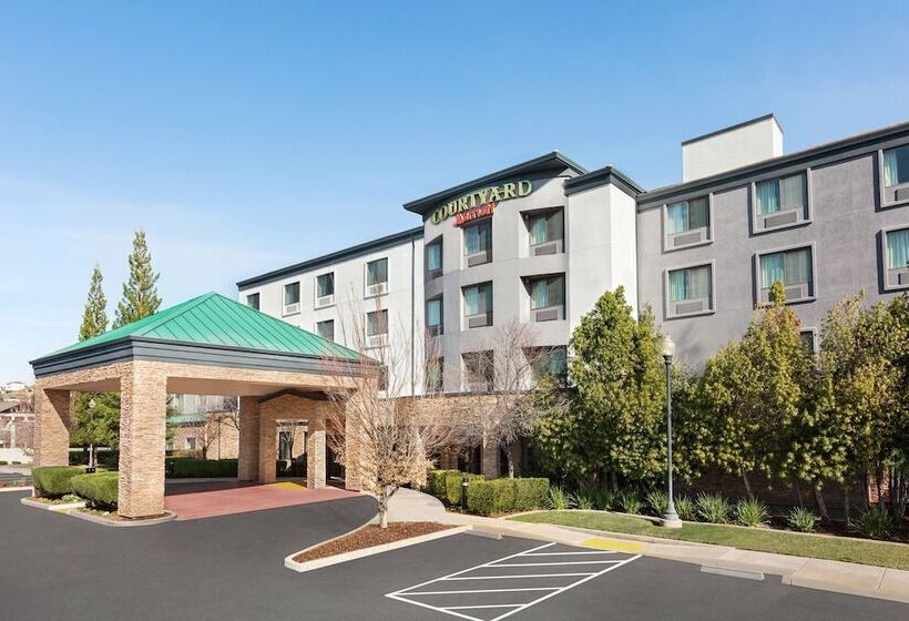 Отель Courtyard By Marriott Sacramento Folsom