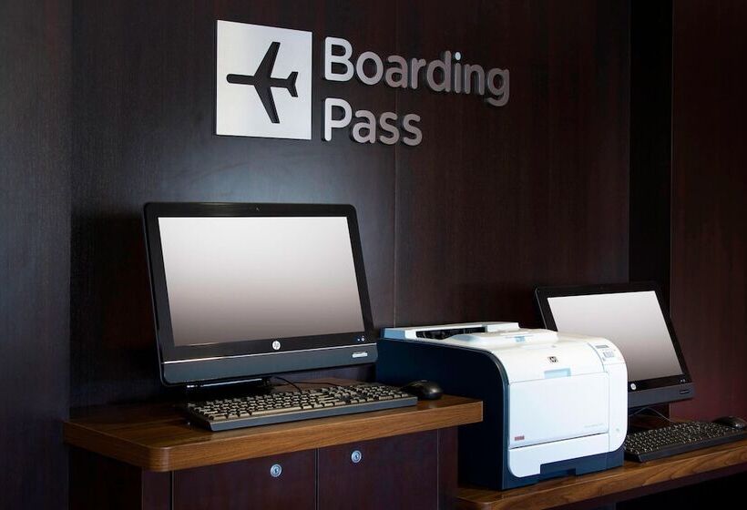 Отель Courtyard By Marriott Sacramento Folsom