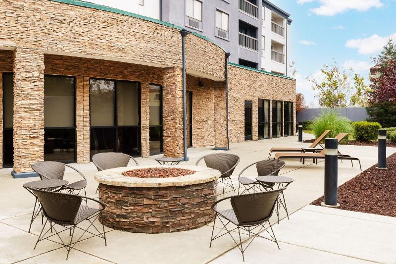 Отель Courtyard By Marriott Sacramento Folsom