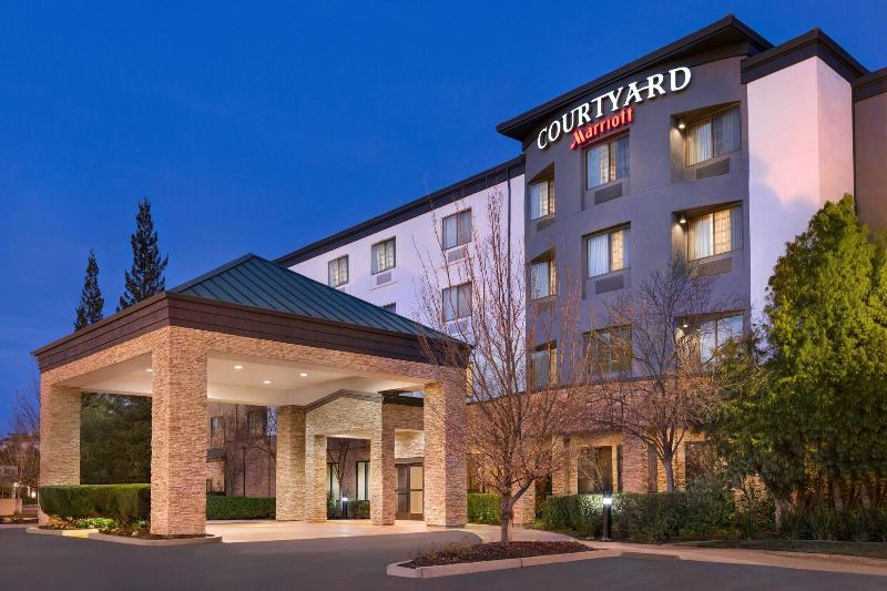Отель Courtyard By Marriott Sacramento Folsom