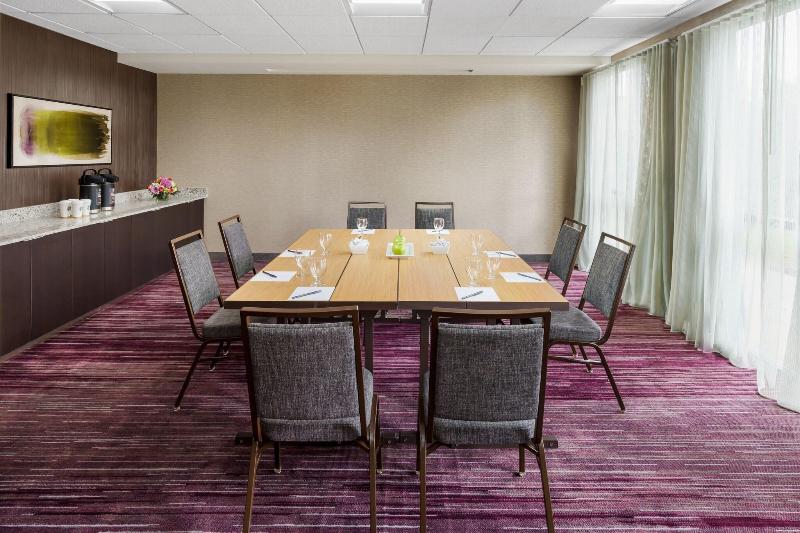 Отель Courtyard By Marriott Sacramento Folsom