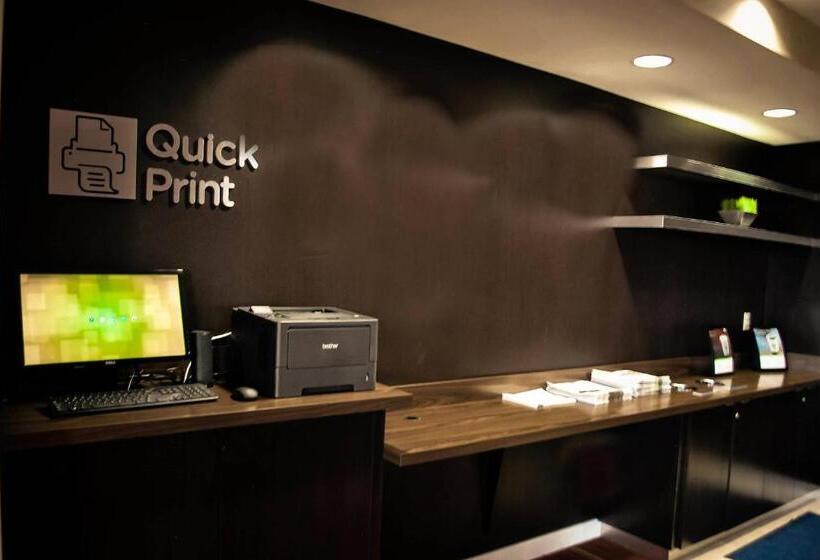 Отель Courtyard Salina