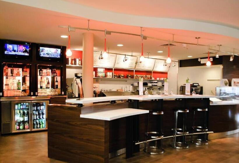 هتل Courtyard Salina