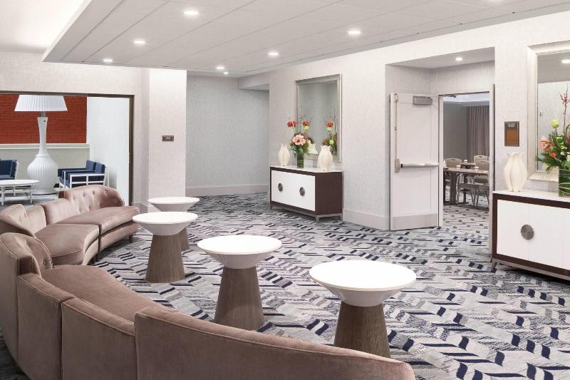 هتل Courtyard By Marriott Stamford Downtown