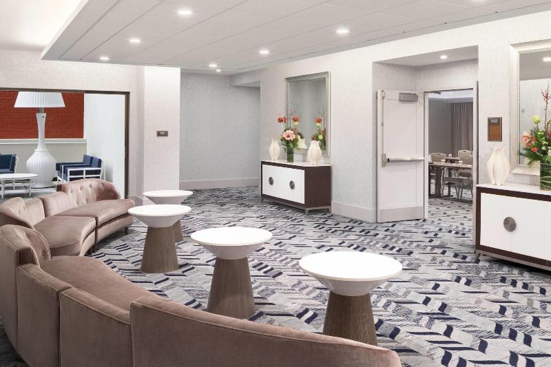 هتل Courtyard By Marriott Stamford Downtown