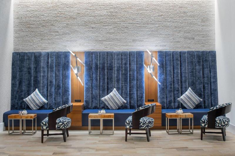 هتل Courtyard By Marriott Stamford Downtown