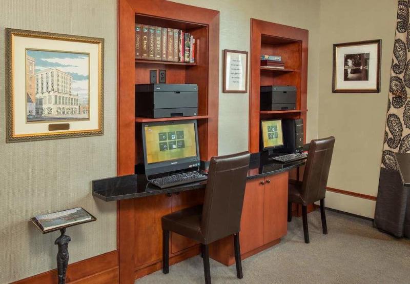 هتل Courtyard By Marriott Stamford Downtown