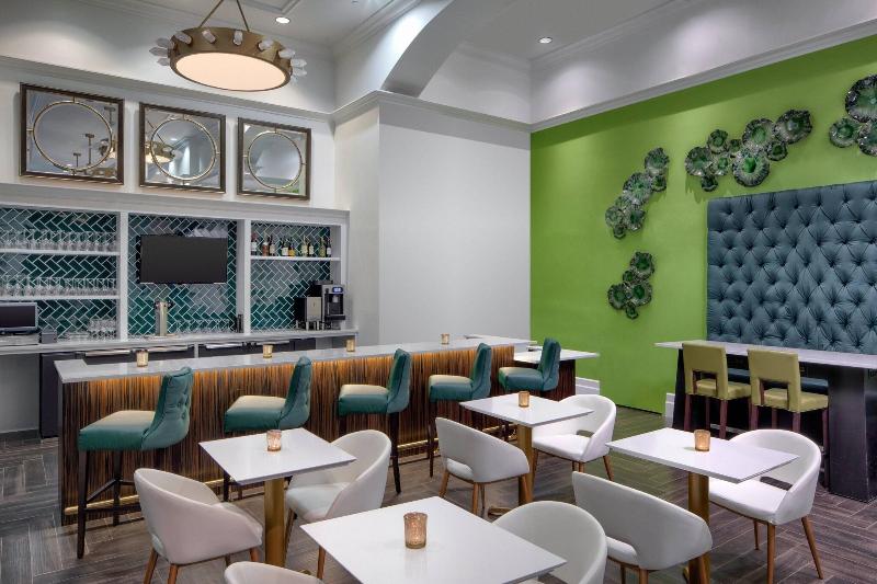 هتل Courtyard By Marriott Stamford Downtown