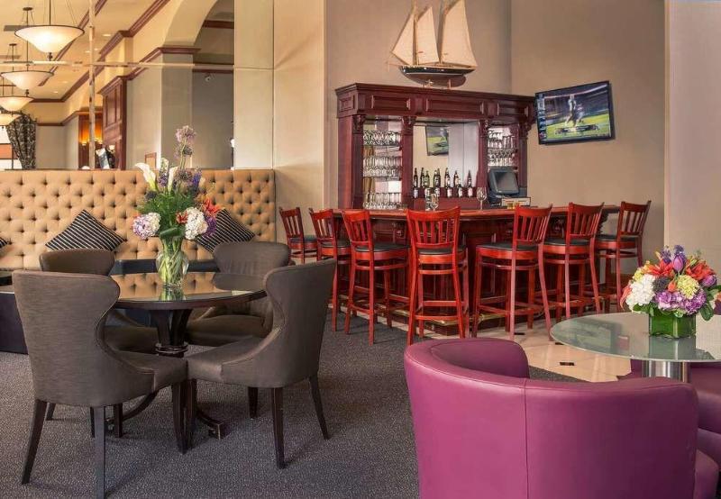 هتل Courtyard By Marriott Stamford Downtown