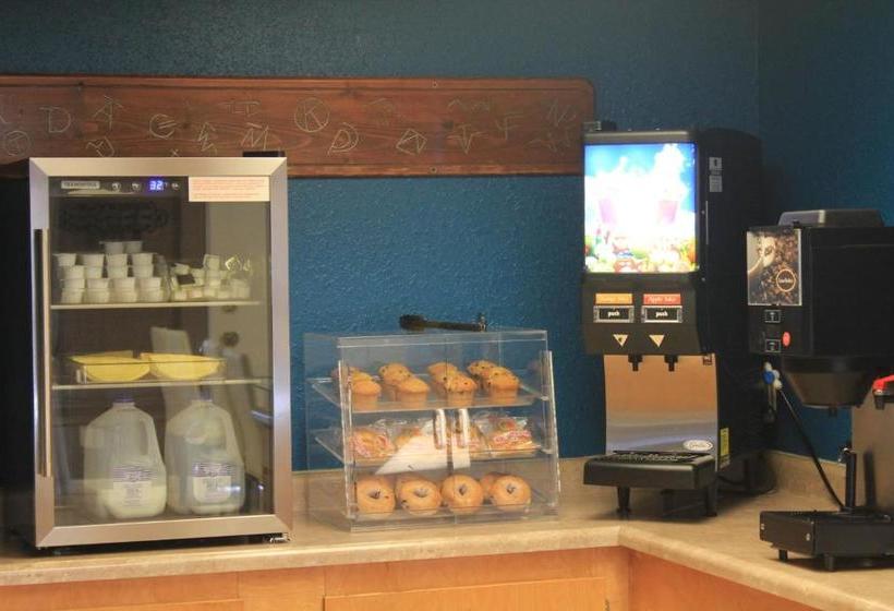 Отель Dakota Cowboy Inn