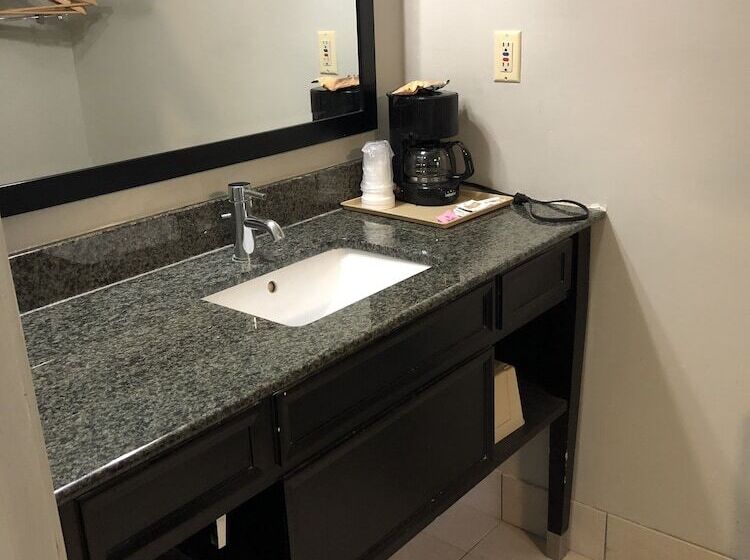 فندق Deerfield Inn And Suites  Fairview