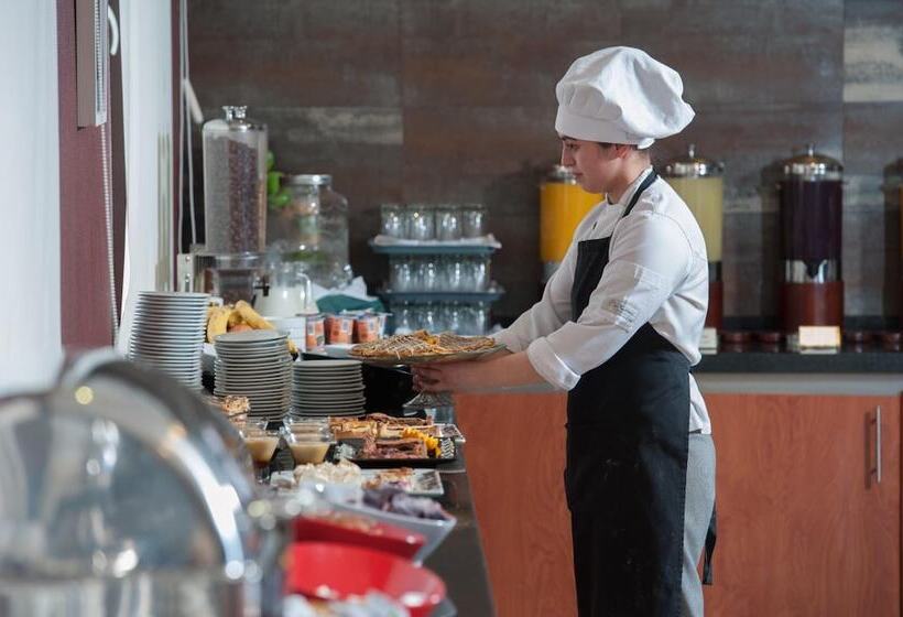 Hotel Diego De Almagro Lomas Verdes