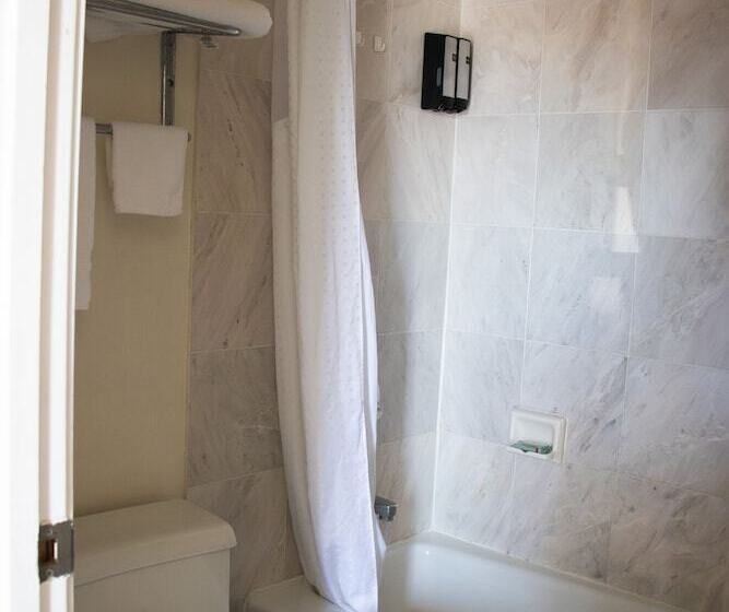 فندق Discovery Inn