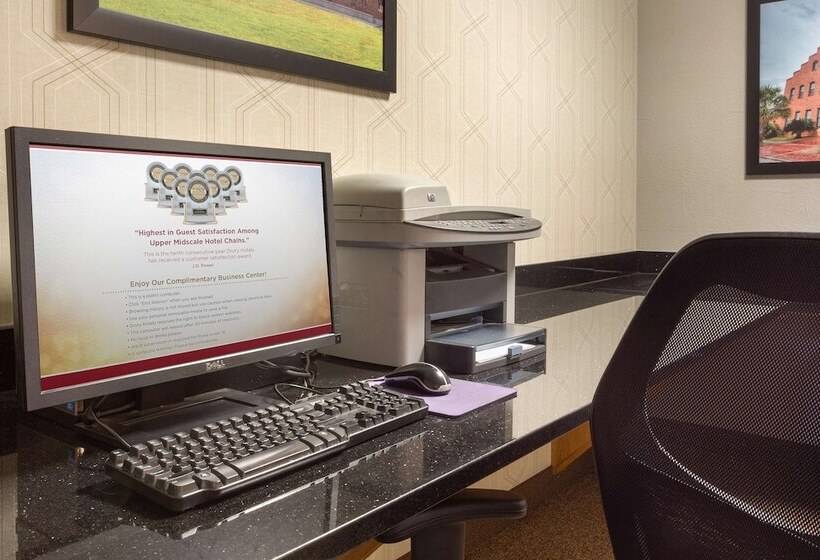 هتل Drury Inn & Suites Lafayette La