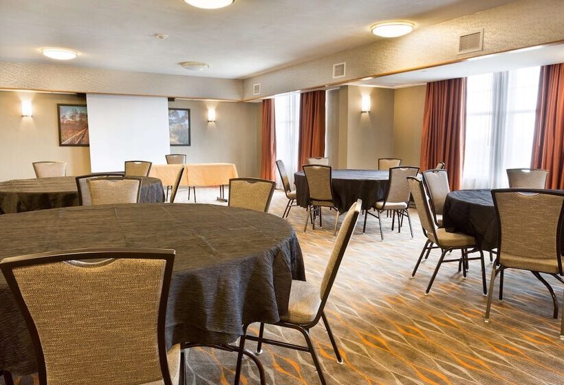 هتل Drury Inn & Suites Lafayette La