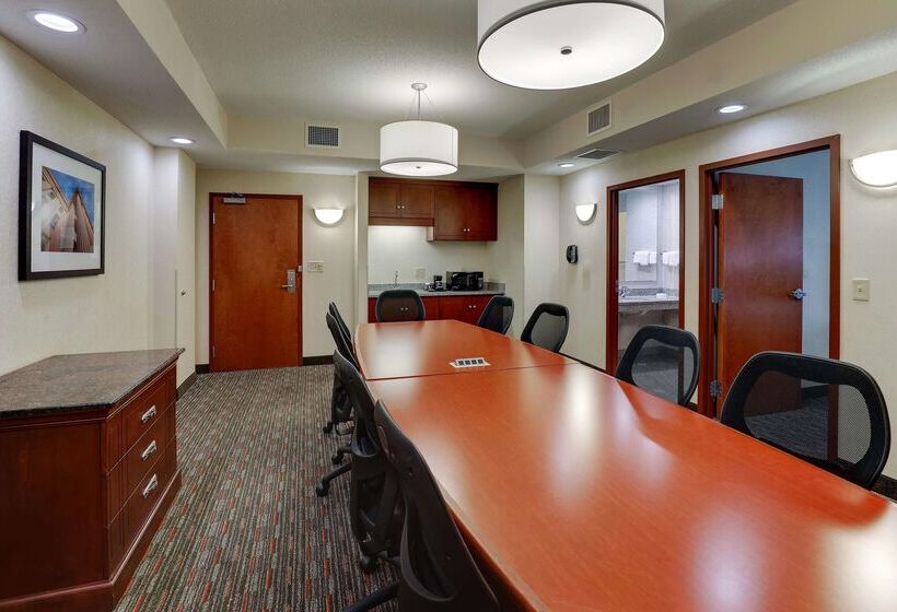 هتل Drury Inn & Suites Montgomery