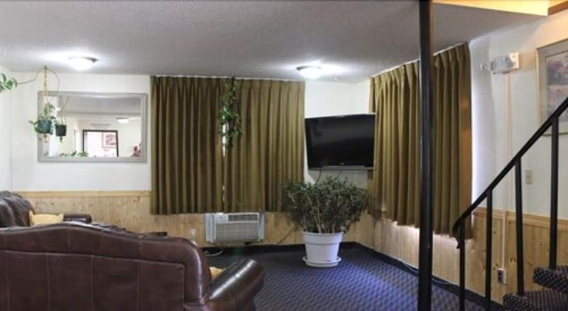 בית מלון כפרי East Grand Inn