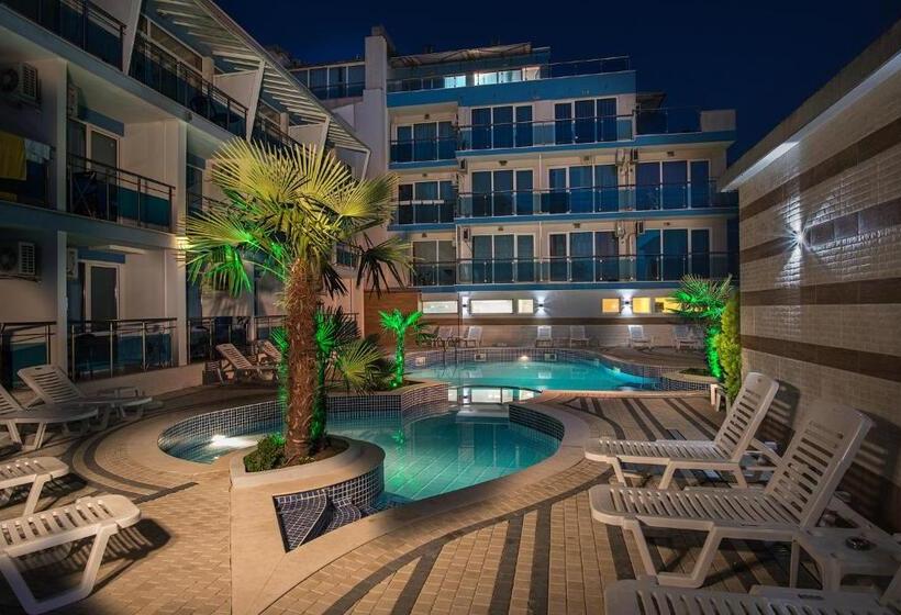 فندق Eskada Beach