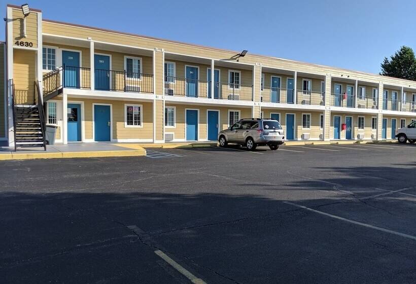 فندق Executive Inn