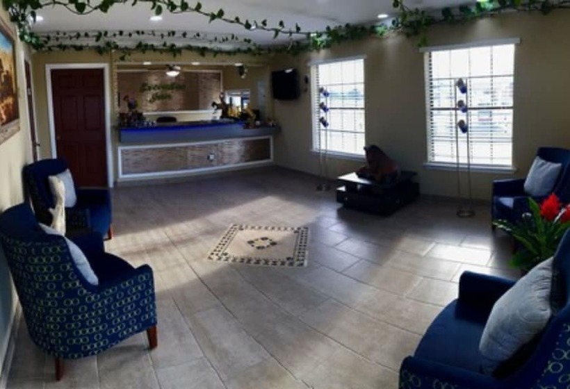 فندق Executive Inn Hondo