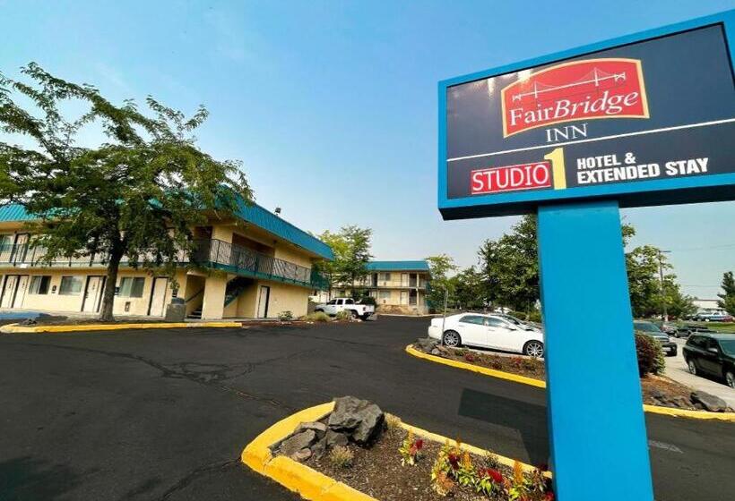 ホテル Fairbridge Inn Moscow