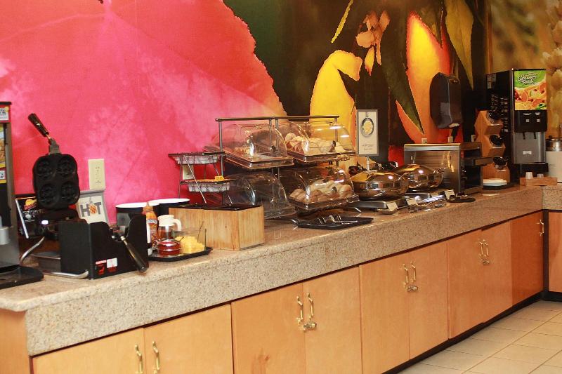 فندق Fairfield Inn & Suites By Marriott Fairmont