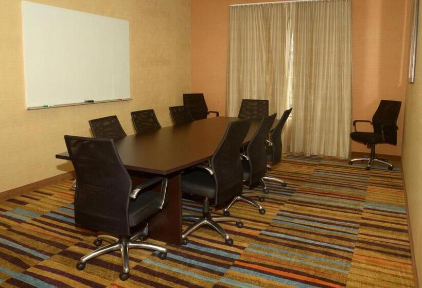 فندق Fairfield Inn & Suites By Marriott Fairmont