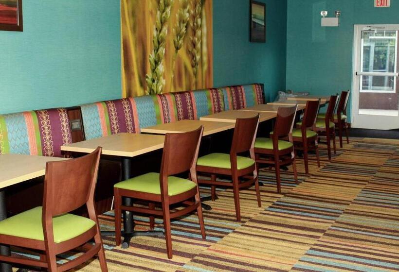 فندق Fairfield Inn & Suites By Marriott Fairmont