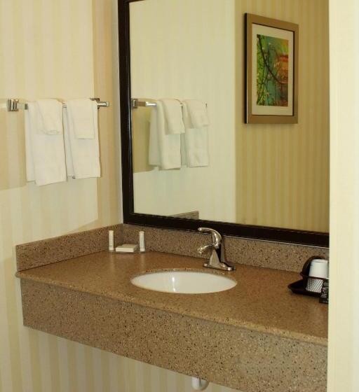 فندق Fairfield Inn & Suites By Marriott Fairmont