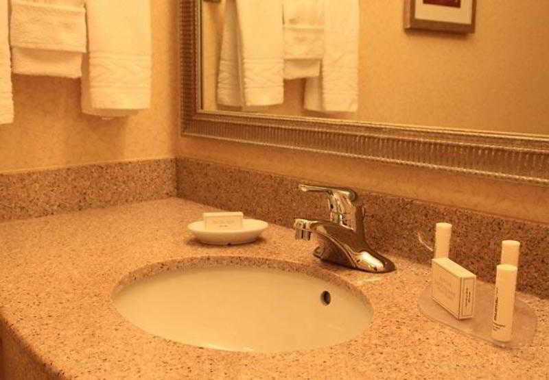 בית מלון כפרי Fairfield Inn & Suites Denton