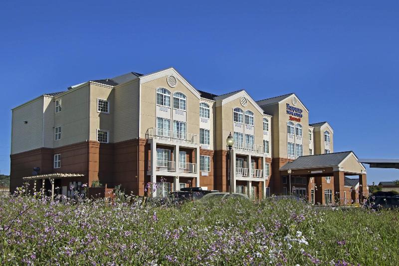 Отель Fairfield Inn & Suites By Marriott Fairfield Napa Valley Area