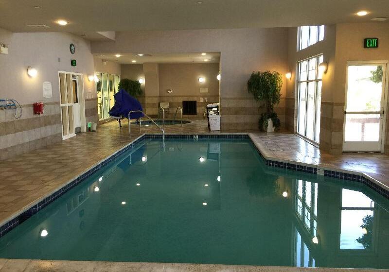 Отель Fairfield Inn & Suites By Marriott Fairfield Napa Valley Area