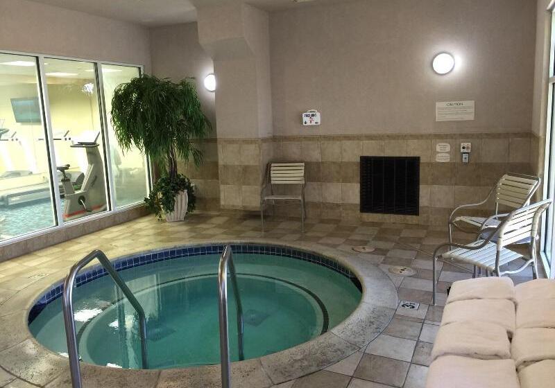 Отель Fairfield Inn & Suites By Marriott Fairfield Napa Valley Area