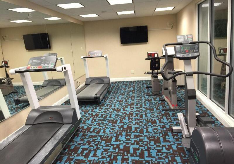 Отель Fairfield Inn & Suites By Marriott Fairfield Napa Valley Area