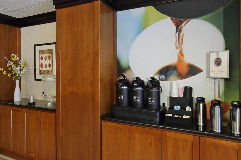 Отель Fairfield Inn & Suites By Marriott Fairfield Napa Valley Area