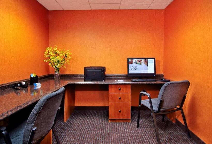 Отель Fairfield Inn & Suites By Marriott Fairfield Napa Valley Area