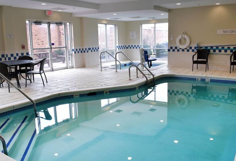 בית מלון כפרי Fairfield Inn & Suites Indianapolis East