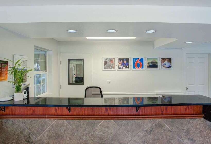 Motel 6 Yakima, Wa   Downtown