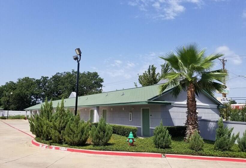 فندق Haltom Inn Fort Worth